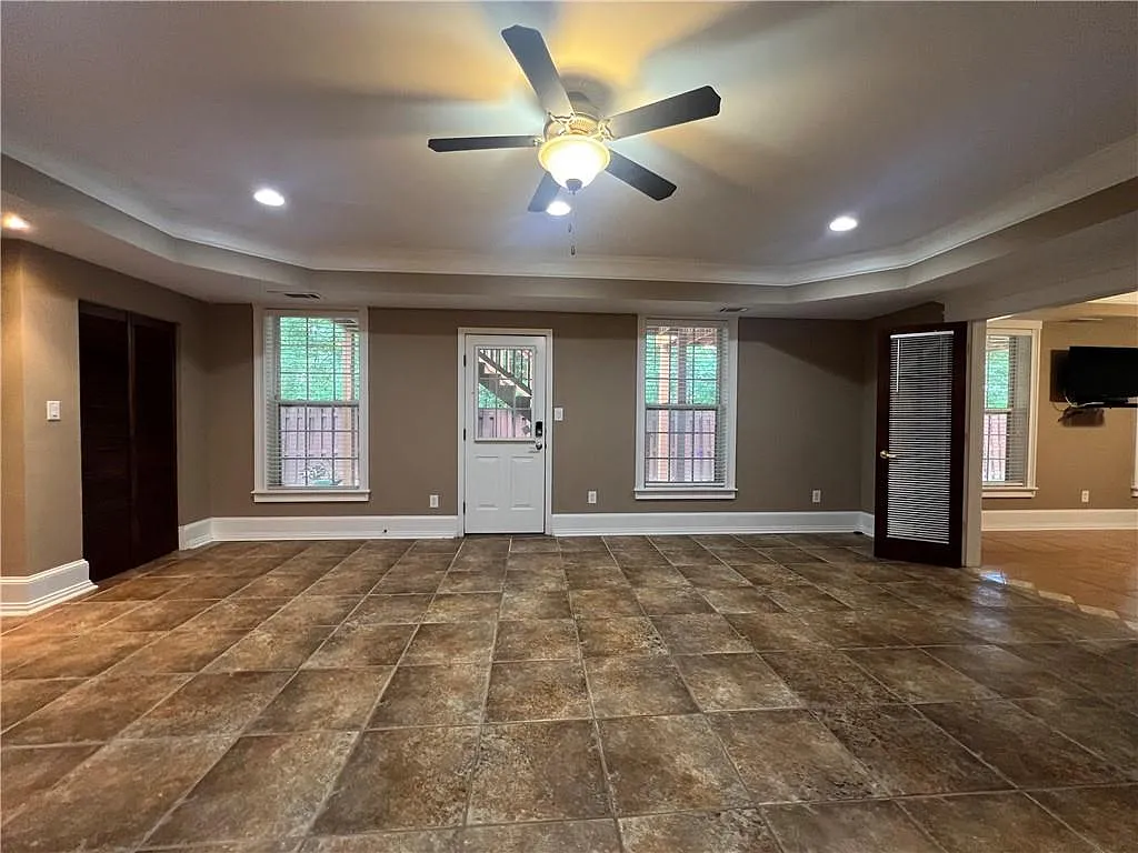 1 bed, 1.0 bath, 1028 sqft, $1,500 — Photo 2
