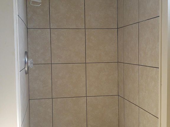 4th image of 711 Vine St APT 1