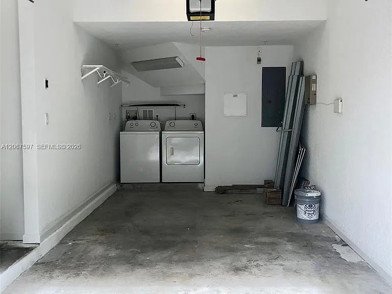 1811 NE 5th St #1501 — Photo 26