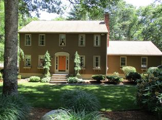 28 Randall Rd, Rochester, MA 02770