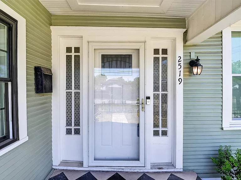 2519 Stevens St — Photo 4