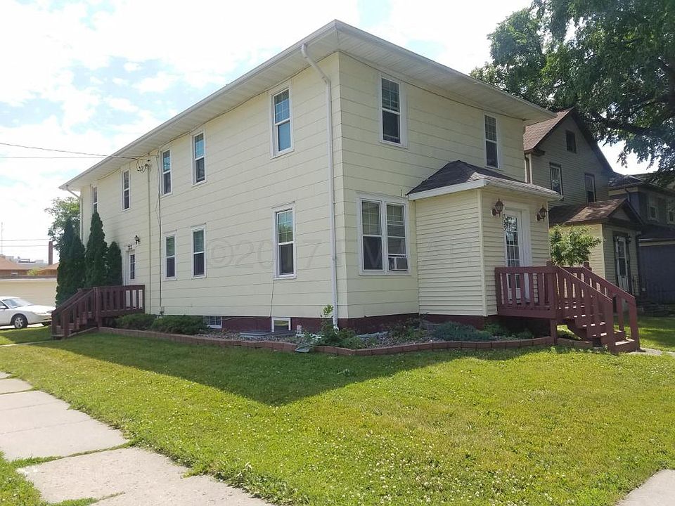 2nd image of 722 8th Ave N