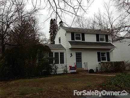 Front Yard / Ivy Oak Tree
						:
						Slate Path with Outdoor Lampost to Home