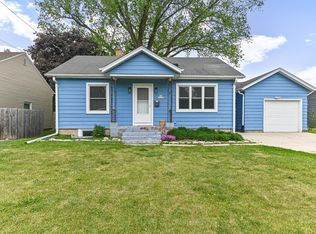 N90W16702 Pershing Ave, Menomonee Falls, WI 53051