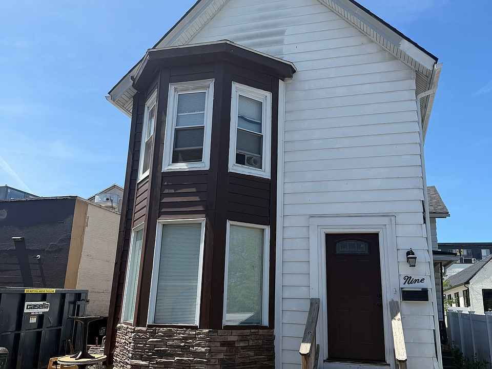 1st image of 9-9.5 Lawrence St #Up