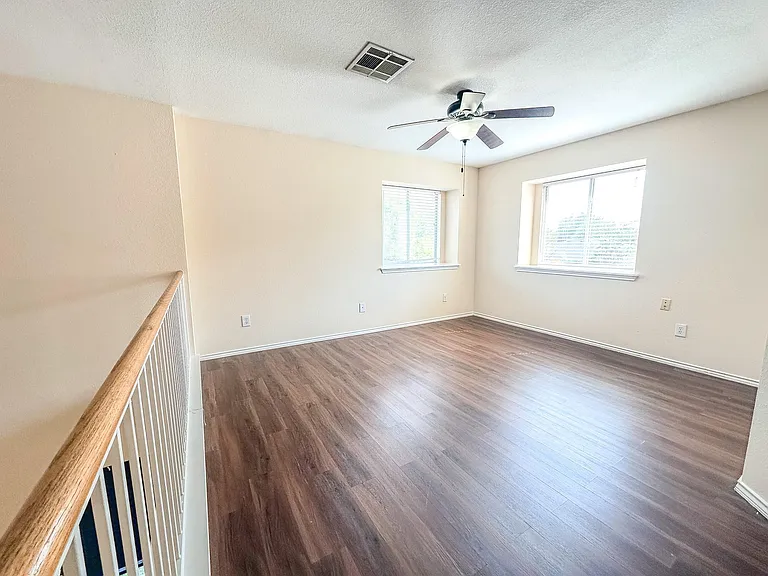 1101 Whitley Dr — Photo 11