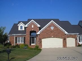 1st image of 200 Fountain Dr