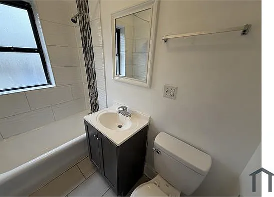 2 bed, $1,686 — Photo 3