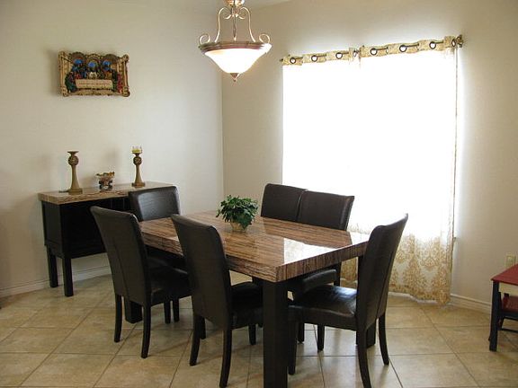 3rd image of 3532 Heritage Cir