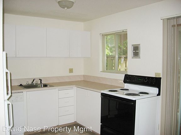 2nd image of 9425 SW Tauchman St APT L