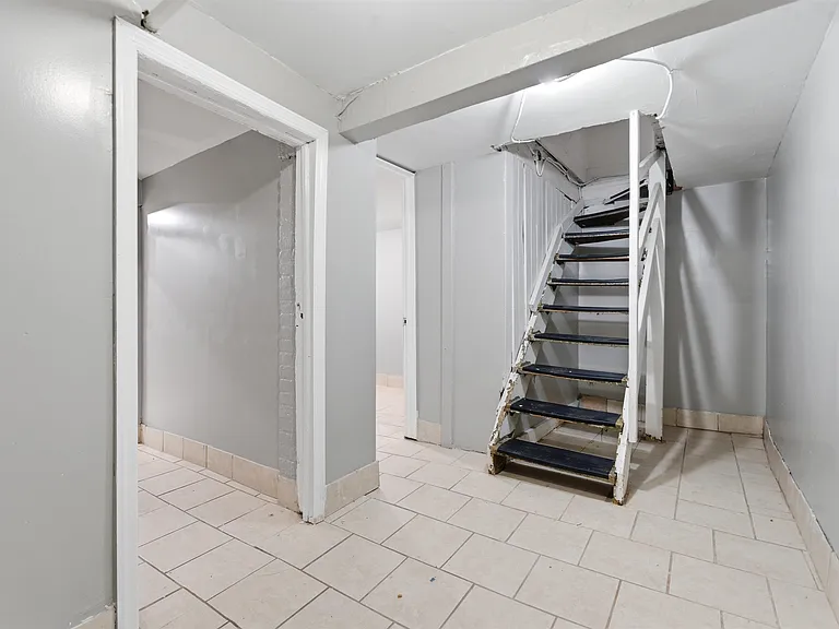 199 Ege Ave #199A — Photo 17