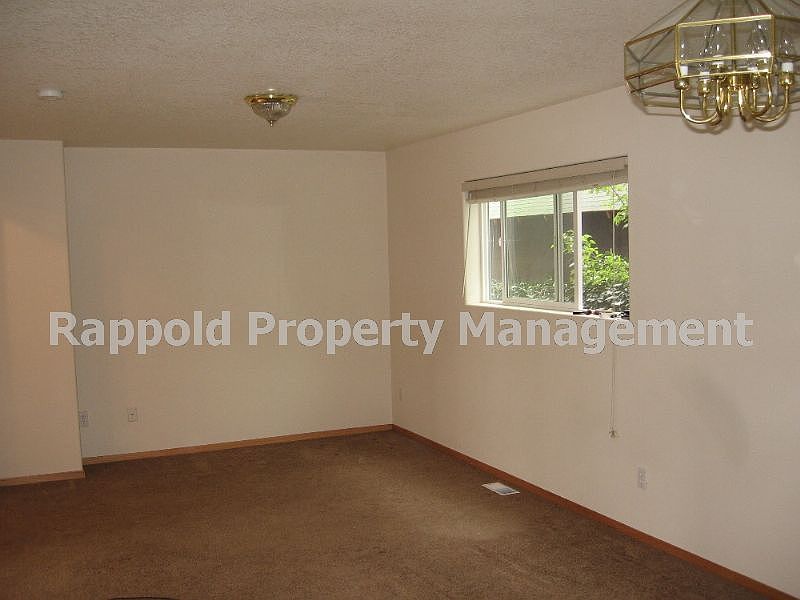 2nd image of 7132 SE Lexington St
