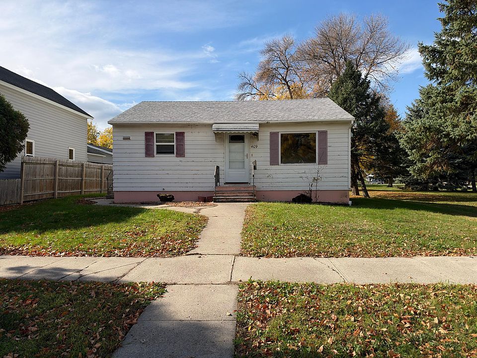 1st image of 409 3rd St S