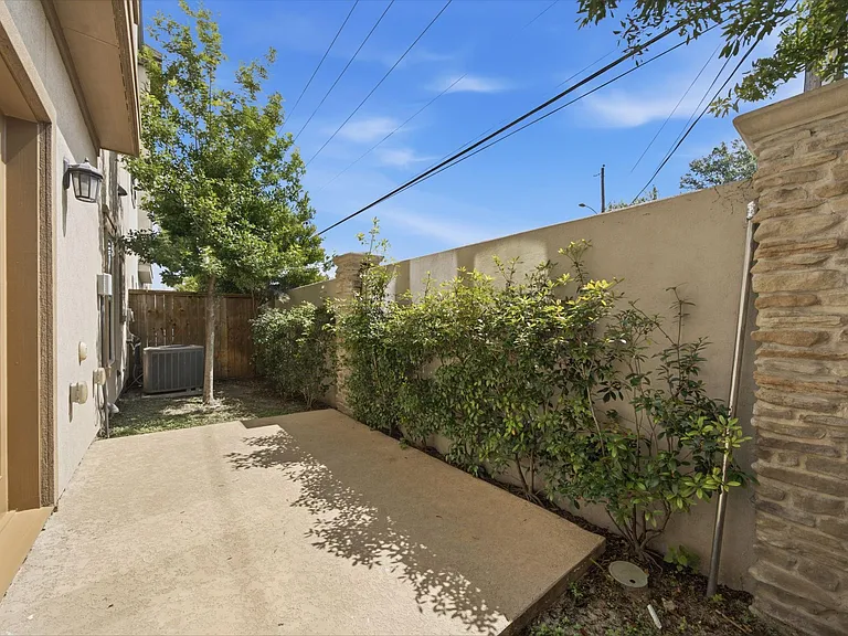 1434 Apsley Manor Trl — Photo 31