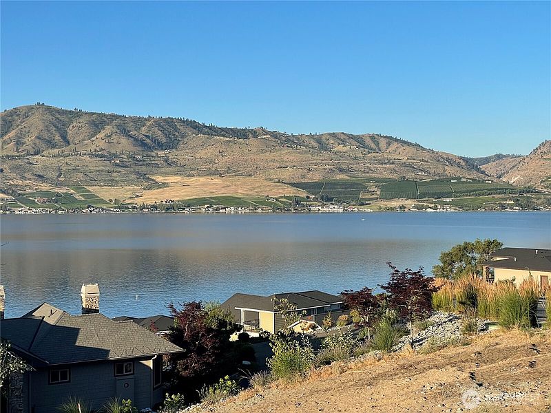 4th image of 210 Crystal View Drive