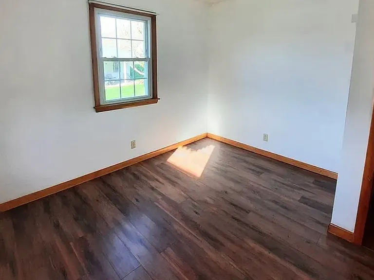 129 Westview Dr — Photo 8