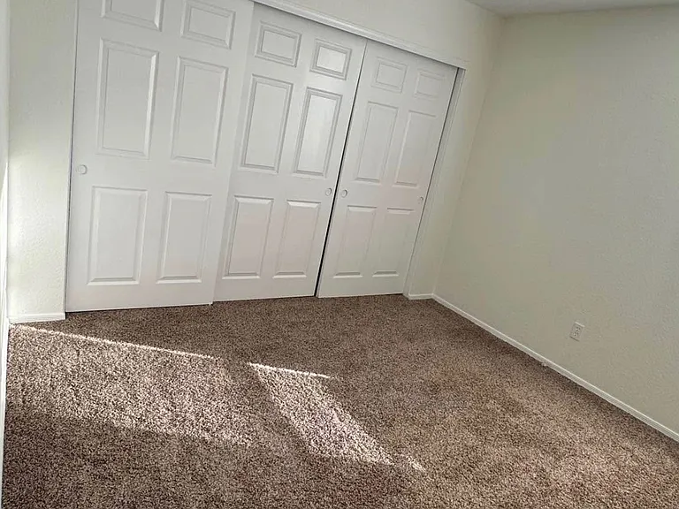 7395 W Oraibi Dr — Photo 3