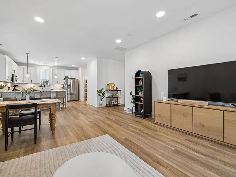 700 N Dupont Ave #310A — Photo 14