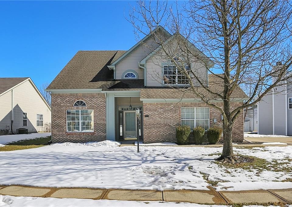 1st image of 723 Charter Woods Dr