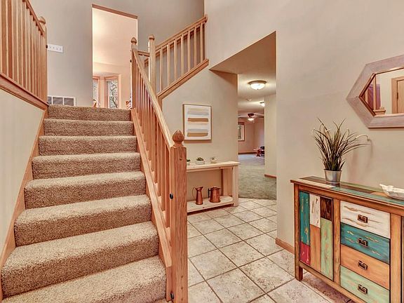3rd image of 10426 Kali Ave NE