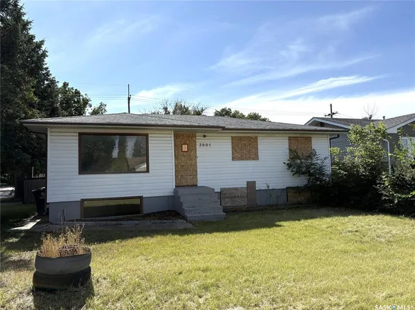 3001 20th STREET W, Saskatoon, SK S7M 1C3