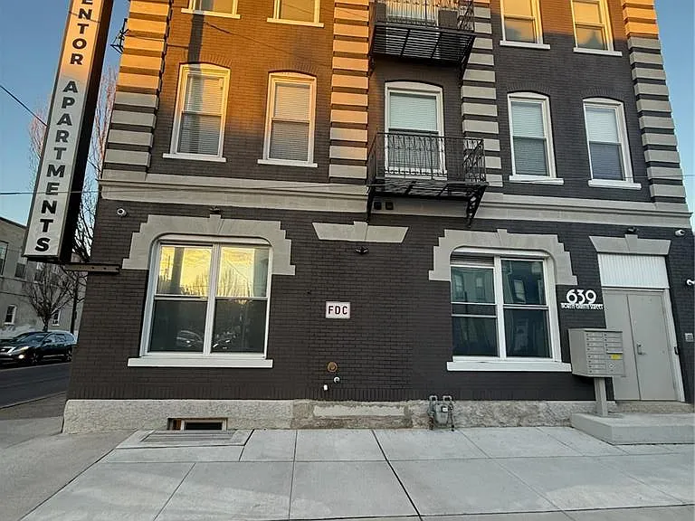 639 N 8th St #10 — Photo 1