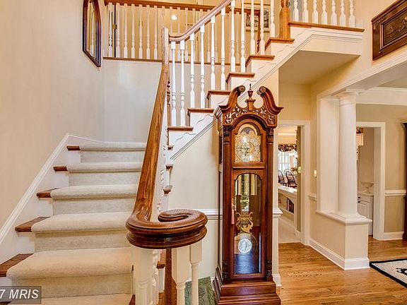 FOYER - 13 X 11
