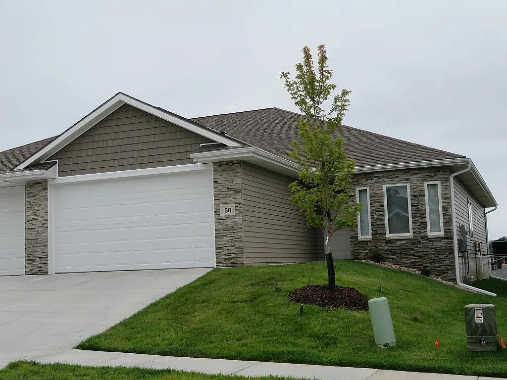 2 bed, 1437 sqft, $2,387 — Photo 1
