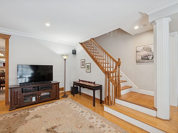 5th image of 369 Addison Rd