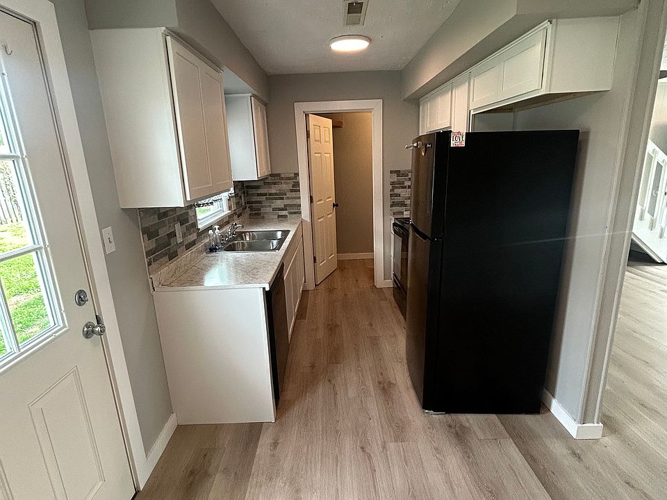 1st image of 202 S Patricia St #3