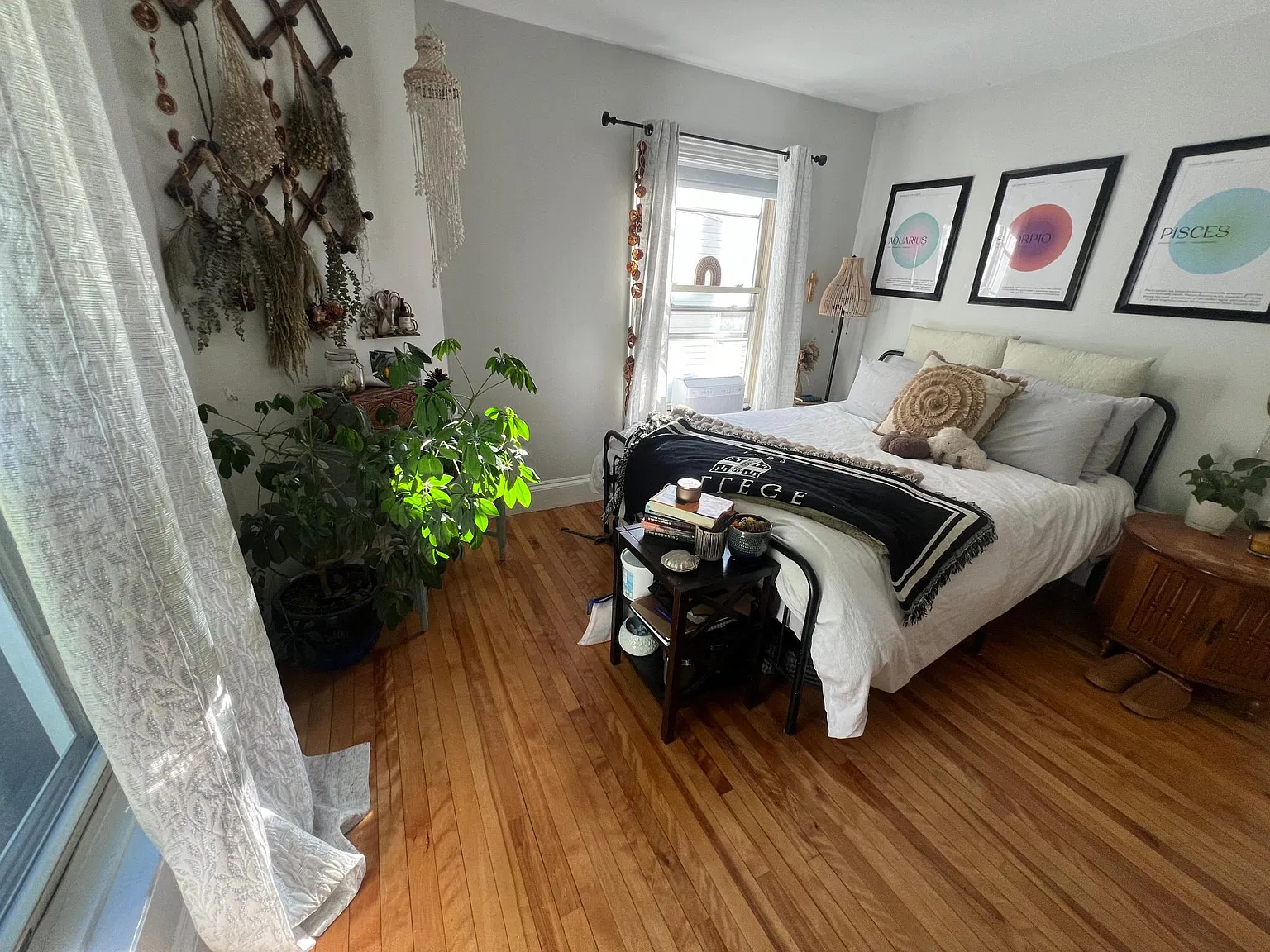 2 bed, 800 sqft, $2,600 — Photo 1