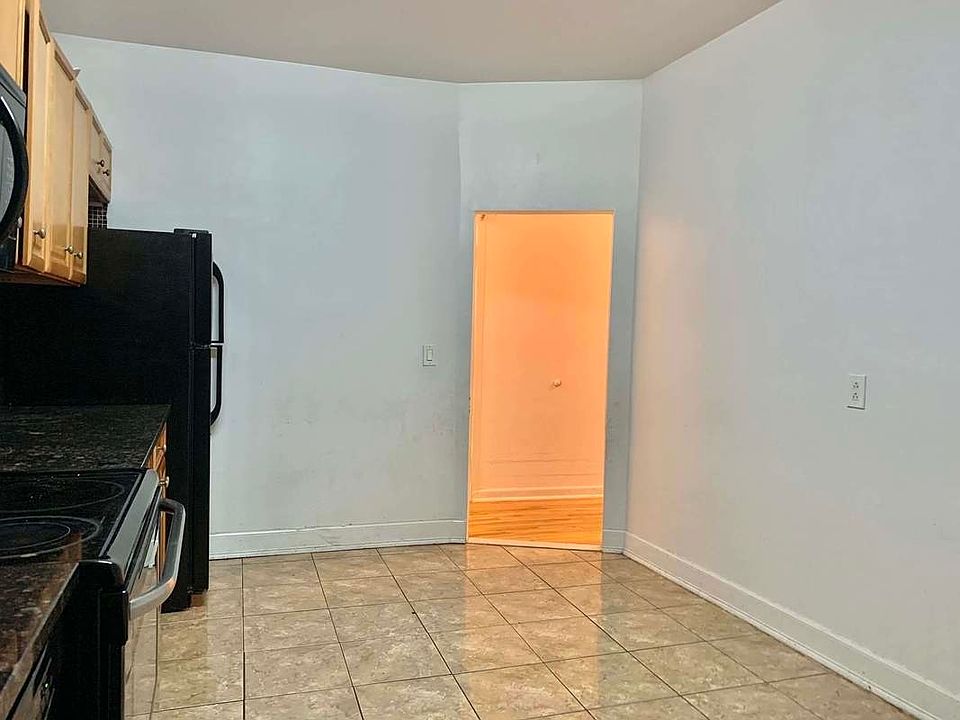 2nd image of 231 W 96th St APT 2E