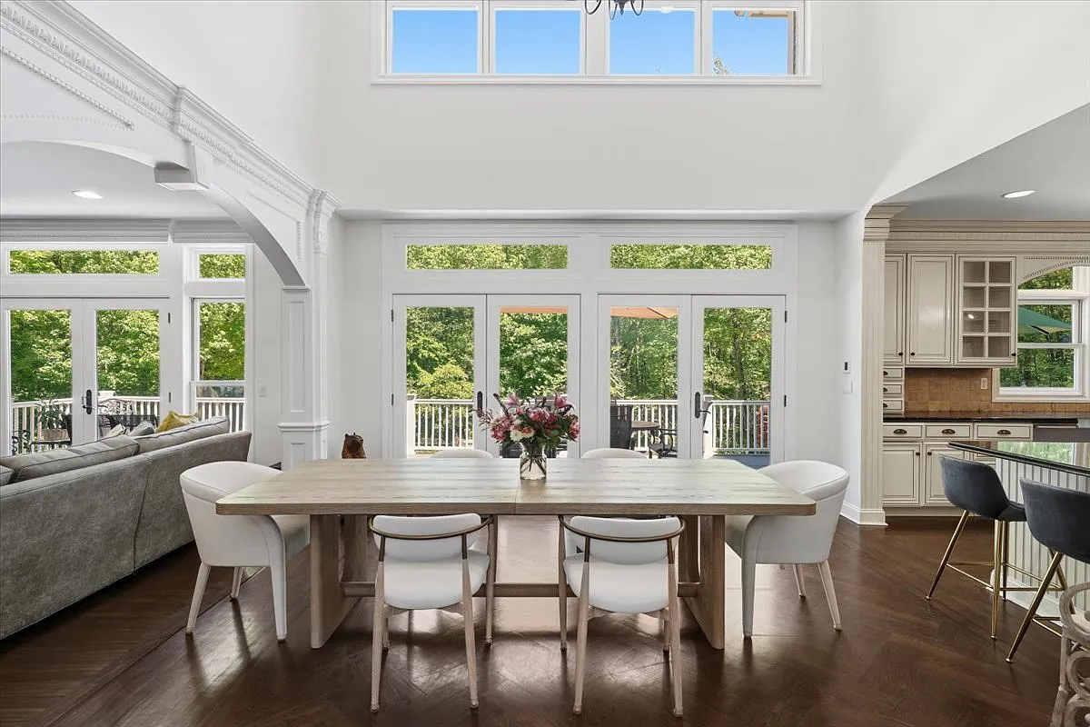 5 bed, 5.5 bath, 7607 sqft, $21,500 — Photo 4