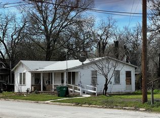 1101 3rd St, Bridgeport, TX 76426