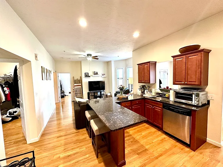 26 Cherry St #1 — Photo 4