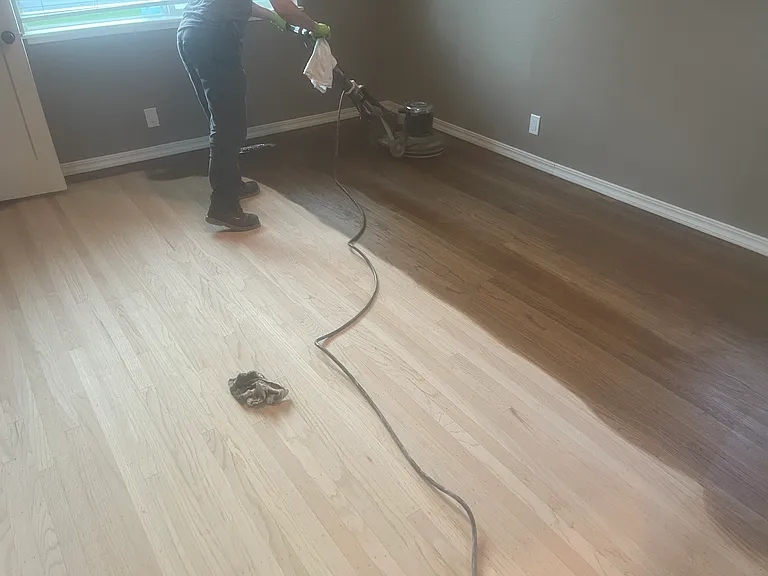 555 Claremont Dr — Photo 37