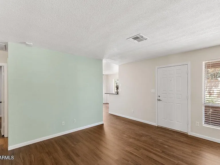 330 W Tonopah Dr #5 — Photo 13