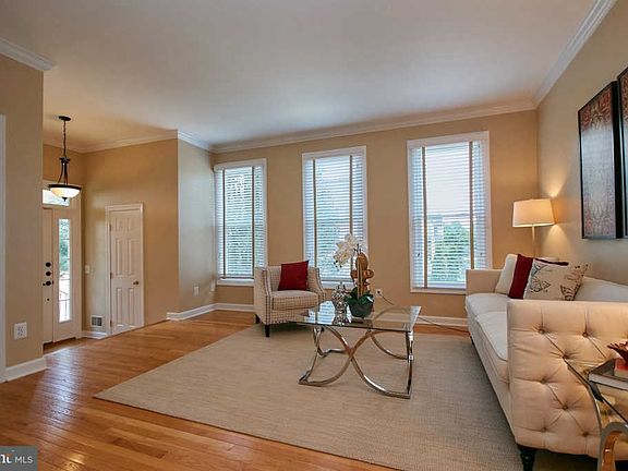 4th image of 46545 River Meadows Ter