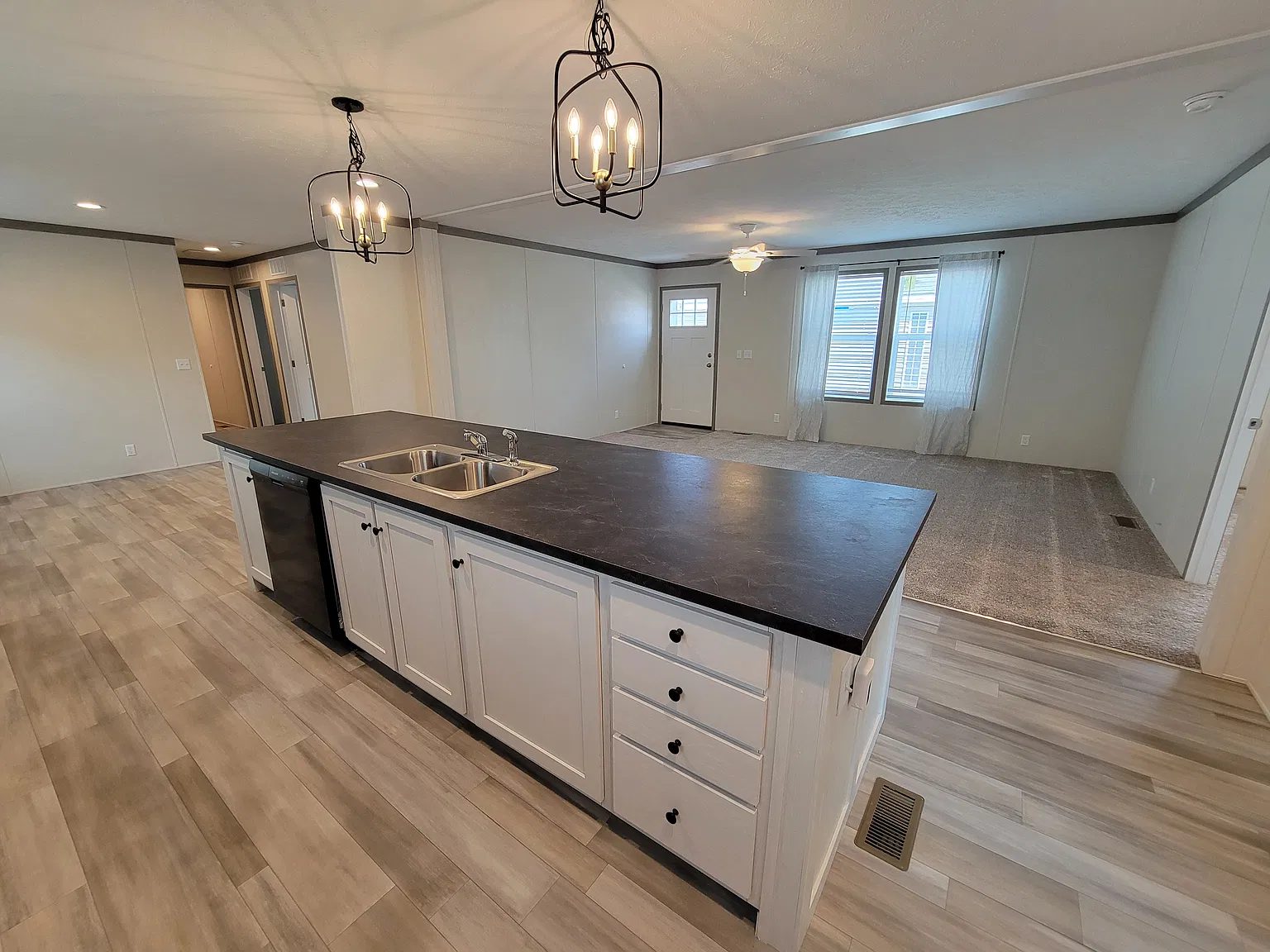 3 bed, 2.0 bath, $1,599 — Photo 2