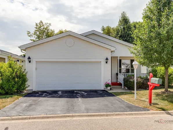 3003 Hunt Club Ct, Grayslake, IL 60030