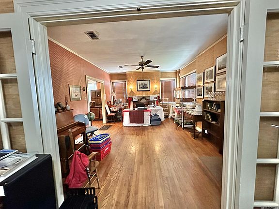 3rd image of 1853 Cedardale Ave