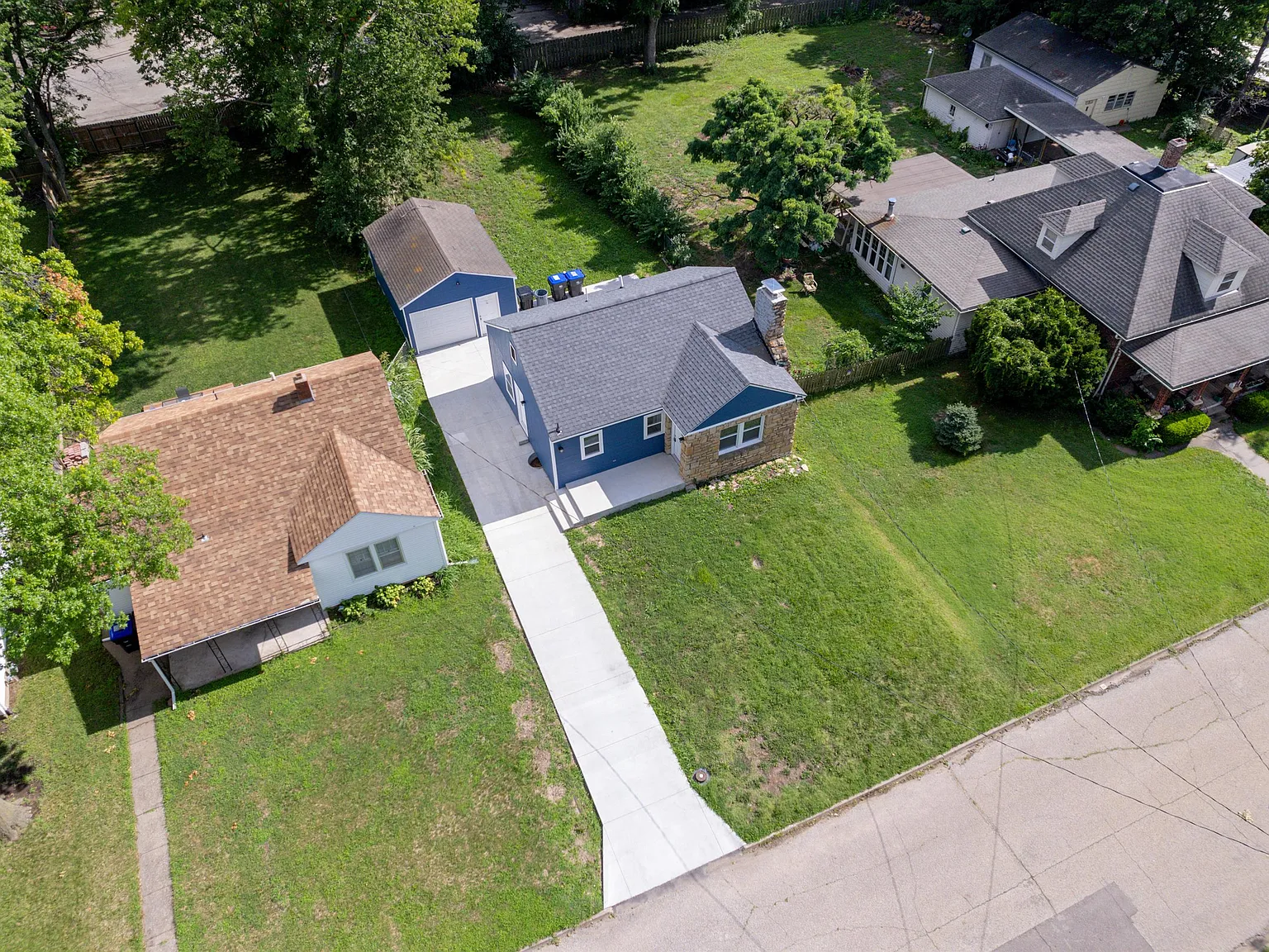 3313 SW Front St - Single Family Home — Photo 3