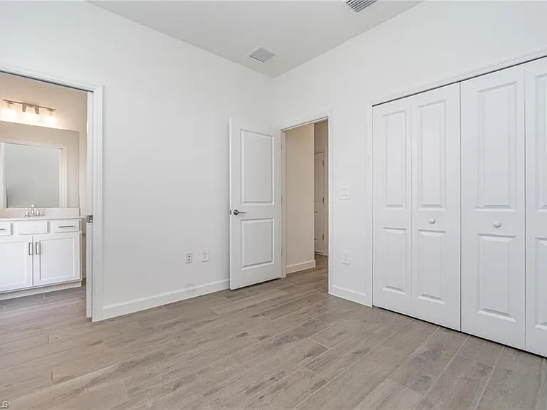 10849 Timber Creek Dr — Photo 12