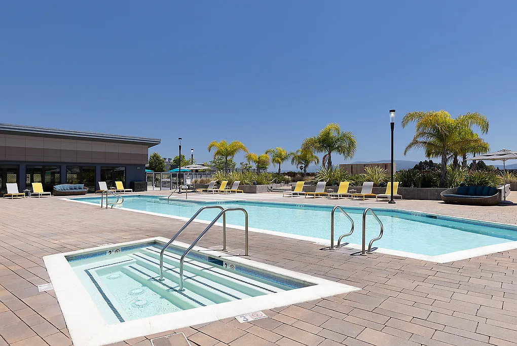 Mylo Santa Clara — Photo 1