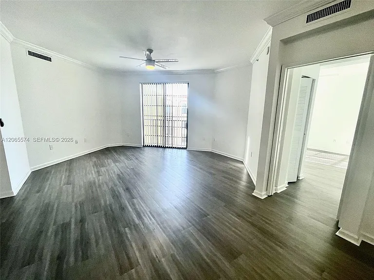 1919 Van Buren St #818A — Photo 37