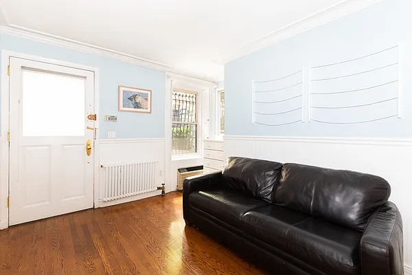 Rented by Compass | media 9