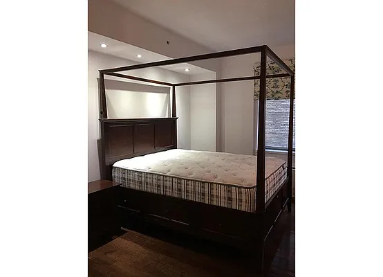 Rented by Warburg | media 28