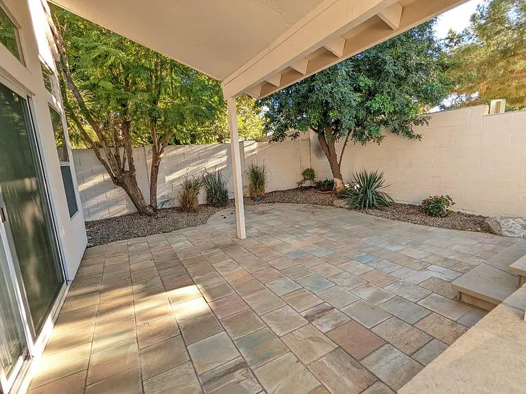 2075 W Riverside St — Photo 5