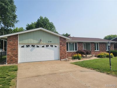 136 Sundown Dr, Wood River, IL, 62095