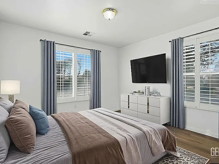 11528 Indian Hawthorne St — Photo 14